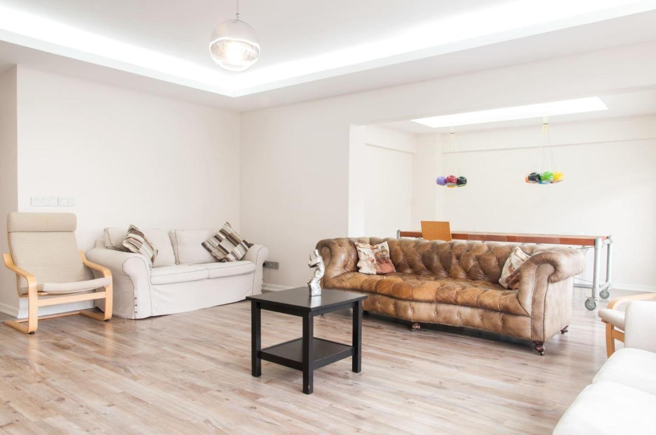 Central And Vibrant Flat With Balcony In Besiktas Истанбул Екстериор снимка