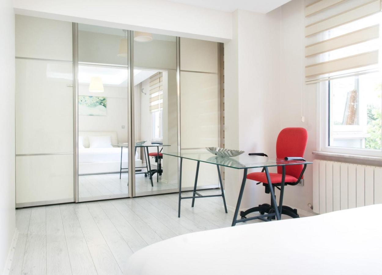 Central And Vibrant Flat With Balcony In Besiktas Истанбул Екстериор снимка